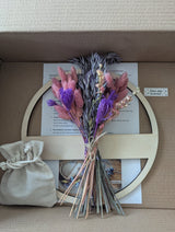 Kindergeburtstag in Hennef "Blütenparty – Namenskränzchen mit Trockenblumen" - DekoPanda