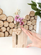 Holzhaus mit Trockenblumen und Personalisierung - DekoPanda